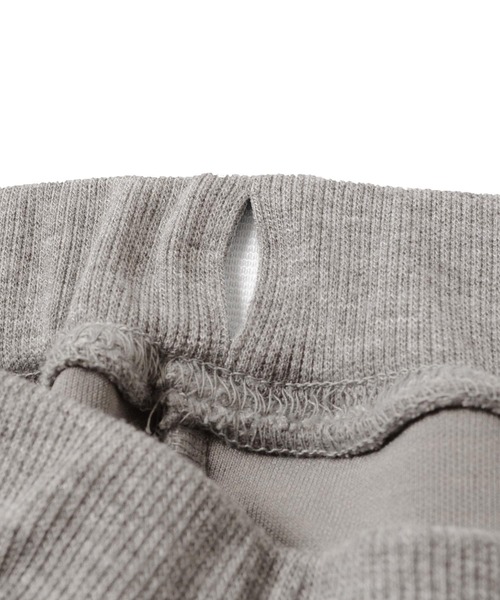 GLAZOS（グラソス）の「[ワイドテーパード]ダンボールニット・エンボスロゴパンツ【セットアップ対応】（スウェットパンツ・キッズ・ブラック/ライム/グレー・140cm/160cm/150cm/130cm/170cm）」の17枚目の写真