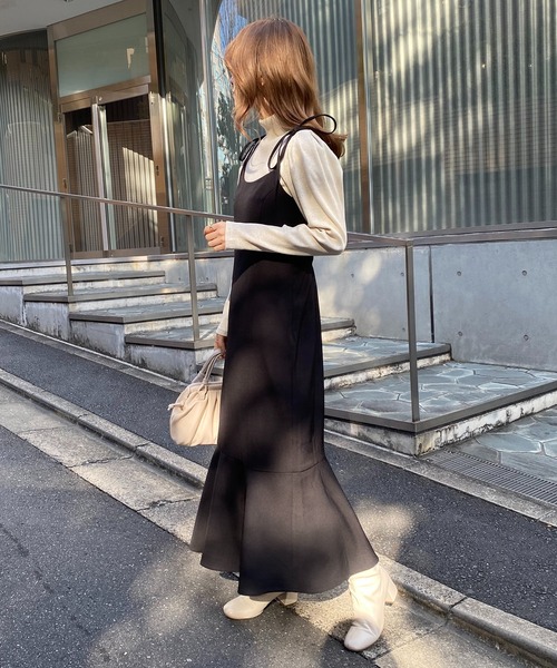 one after another NICE CLAUP(ワンアフターアナザーナイスクラップ)の「WEB限定 着回し万能なマーメイドキャミワンピース(ワンピース・レディース・ブラック/ベージュ/ブラック系その他/サックスブルー系・FREE)」の11枚目の写真