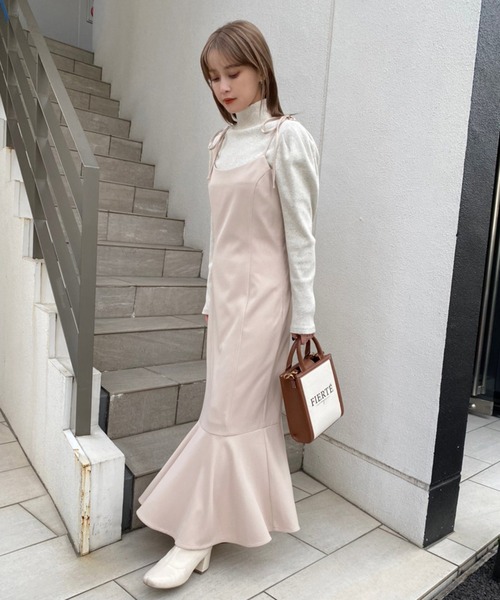 one after another NICE CLAUP(ワンアフターアナザーナイスクラップ)の「WEB限定 着回し万能なマーメイドキャミワンピース(ワンピース・レディース・ブラック/ベージュ/ブラック系その他/サックスブルー系・FREE)」の22枚目の写真
