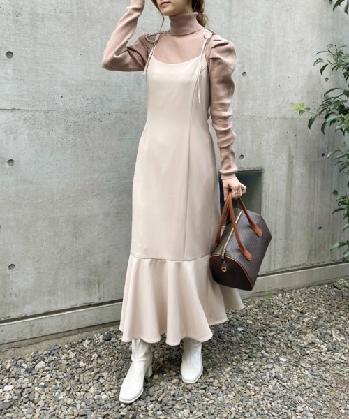 one after another NICE CLAUP(ワンアフターアナザーナイスクラップ)の「WEB限定 着回し万能なマーメイドキャミワンピース(ワンピース・レディース・ブラック/ベージュ/ブラック系その他/サックスブルー系・FREE)」の10枚目の写真