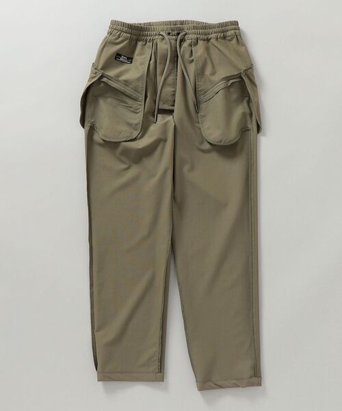 SHIPS(シップス)の「SHIPS:〈遮熱/UVカット/吸水速乾/接触冷感〉SHELTECH(R) イージー テーパードパンツ(スラックス・メンズ・ブラック/オリーブ・SMALL/MEDIUM/LARGE/X-LARGE)」の21枚目の写真