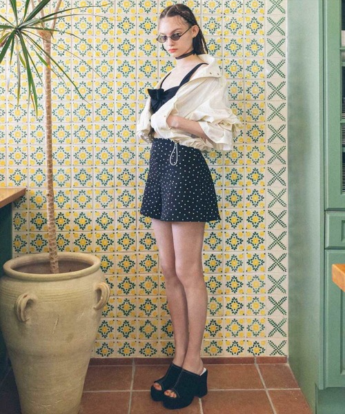 REDYAZEL（レディアゼル）の「配色ステッチスエードミュールサンダル（サンダル・レディース・ベージュ/グリーン/ブラック・SMALL/MEDIUM/LARGE）」の7枚目の写真