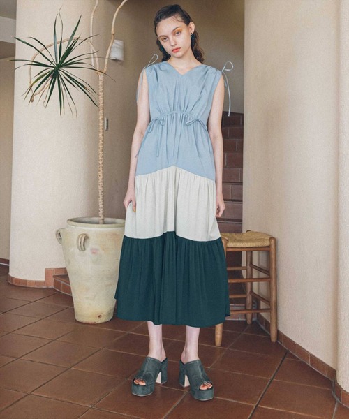 REDYAZEL（レディアゼル）の「配色ステッチスエードミュールサンダル（サンダル・レディース・ベージュ/グリーン/ブラック・SMALL/MEDIUM/LARGE）」の14枚目の写真