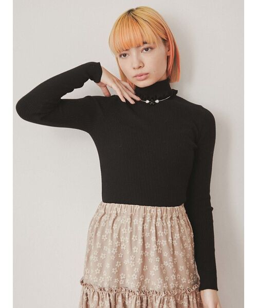 merry jenny（メリージェニー）の「frillリブタートルニット（ニット/セーター・レディース・アイボリー/ブラック/グリーン/ライトブルー/ベージュ・FREE）」の9枚目の写真