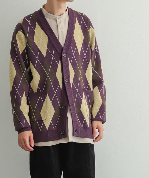 SENSE OF PLACE by URBAN RESEARCH（センスオブプレイスバイアーバンリサーチ）の「『ユニセックス』アーガイルVネックカーディガン（カーディガン/ボレロ・メンズ・ブラック/グリーン/パープル・MEDIUM/LARGE）」の7枚目の写真
