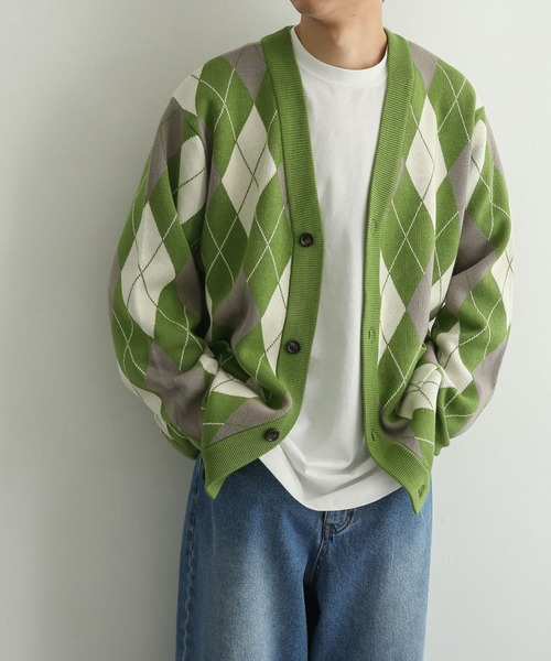 SENSE OF PLACE by URBAN RESEARCH（センスオブプレイスバイアーバンリサーチ）の「『ユニセックス』アーガイルVネックカーディガン（カーディガン/ボレロ・メンズ・ブラック/グリーン/パープル・MEDIUM/LARGE）」の12枚目の写真