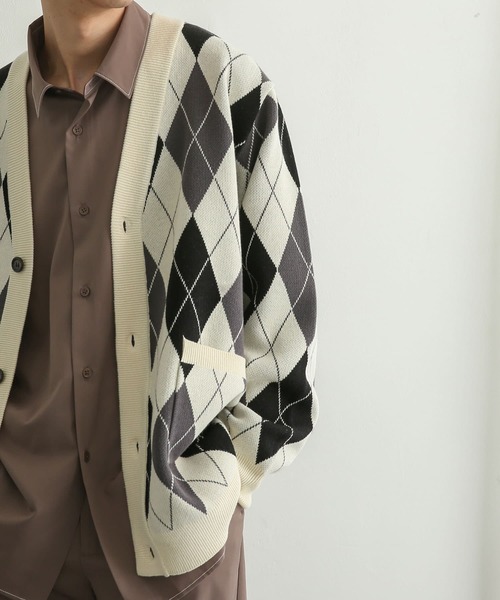 SENSE OF PLACE by URBAN RESEARCH（センスオブプレイスバイアーバンリサーチ）の「『ユニセックス』アーガイルVネックカーディガン（カーディガン/ボレロ・メンズ・ブラック/グリーン/パープル・MEDIUM/LARGE）」の19枚目の写真