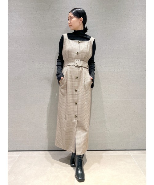 LILY BROWN(リリーブラウン)の「【WEB限定カラー】ストレートシルエットジャンスカ(ジャンパースカート・レディース・ブラック/ベージュ/グレー/インディゴブルー・1/0)」の16枚目の写真
