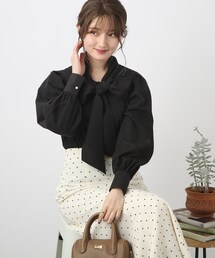 couture brooch（クチュールブローチ）の「◆【シーンを問わない品の良さと着映え感。】ボリュームリボン ボウタイブラウス（シャツ/ブラウス）」