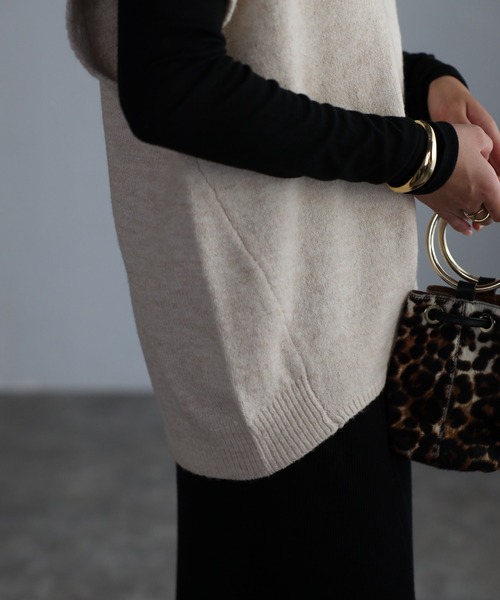 Bonjour Sagan(ボンジュールサガン)の「ディープVネックニットベスト(ベスト・レディース・ライトグレー/ブラック/アイボリー/モカ・FREE)」の18枚目の写真