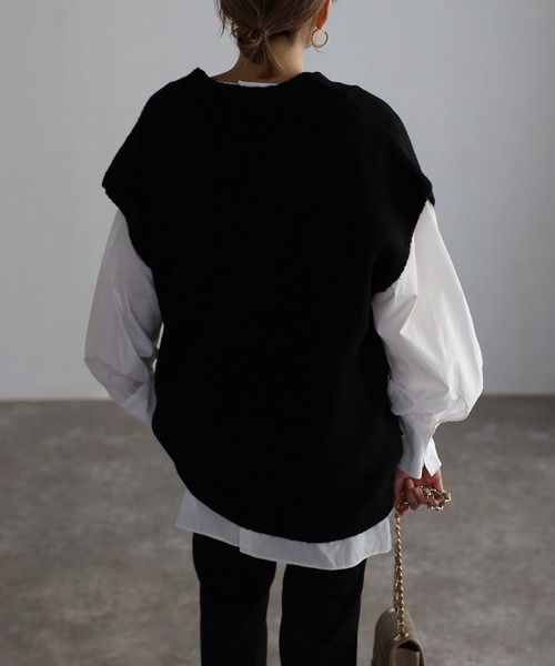 Bonjour Sagan(ボンジュールサガン)の「ディープVネックニットベスト(ベスト・レディース・ライトグレー/ブラック/アイボリー/モカ・FREE)」の8枚目の写真