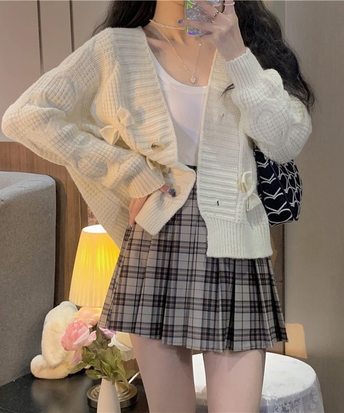 LOPASS(ロパス)の「Vネック蝶結びショート丈カーディガン(カーディガン/ボレロ・レディース・レッド/ブラック/ブルー/グリーン/ホワイト/ピンク/アイボリー/パープル・M)」の19枚目の写真