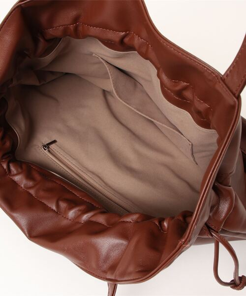 styiro（スタイロ）の「ドロスト エコレザー 巾着 トートバッグ（トートバッグ・レディース・ブラウン/ブラック/アイボリー・FREE）」の13枚目の写真