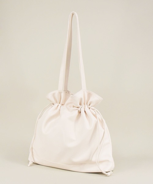 styiro（スタイロ）の「ドロスト エコレザー 巾着 トートバッグ（トートバッグ・レディース・ブラウン/ブラック/アイボリー・FREE）」の8枚目の写真