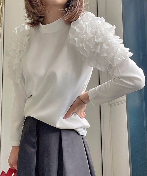 M y u（ミュー）の「フラワー スリーブ プルオーバー（Tシャツ/カットソー・レディース・ホワイト/ブラック・FREE）」の5枚目の写真