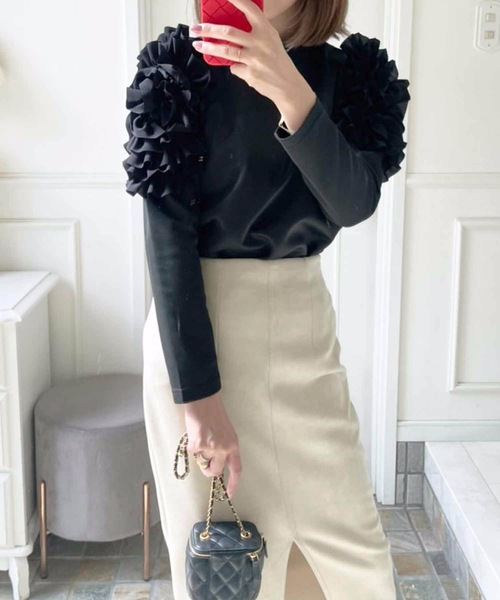 M y u（ミュー）の「フラワー スリーブ プルオーバー（Tシャツ/カットソー・レディース・ホワイト/ブラック・FREE）」の11枚目の写真