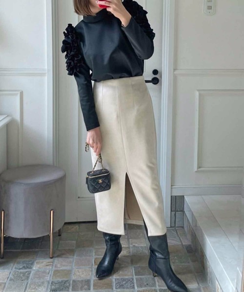 M y u（ミュー）の「フラワー スリーブ プルオーバー（Tシャツ/カットソー・レディース・ホワイト/ブラック・FREE）」の10枚目の写真