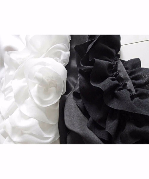 M y u（ミュー）の「フラワー スリーブ プルオーバー（Tシャツ/カットソー・レディース・ホワイト/ブラック・FREE）」の9枚目の写真