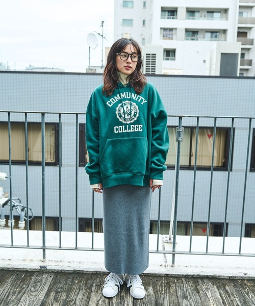 Auntie Rosa Holiday（アンティローザホリデー）の「裏毛カレッジロゴフーディー（パーカー・レディース・アイボリー/グリーン/グレー・FREE）」の7枚目の写真