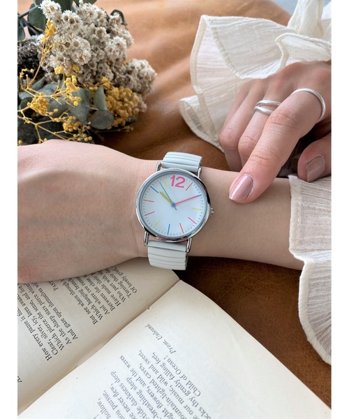 Three Four Time（ｽﾘｰﾌｫｰﾀｲﾑ）の「カラフルジャバラウォッチ　/　時計（アナログ腕時計・レディース・グレー/ブラック・FREE）」の4枚目の写真