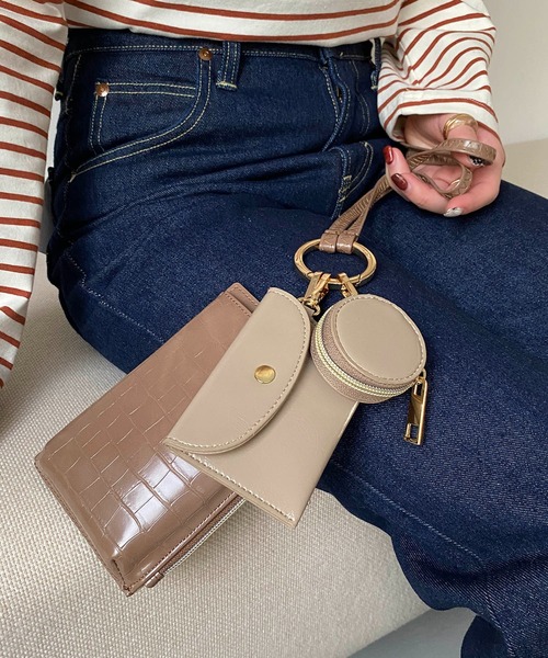 CAPRICIEUX LE'MAGE（カプリシューレマージュ）の「多機能スマホ