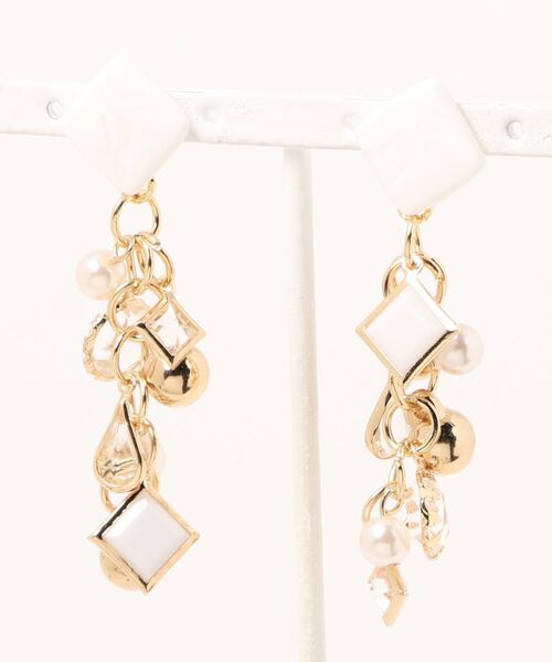 tone(トーン)の「【atelier*mio】クレイ × ジュエルチェーン costume jewelry pierce(ピアス(両耳用)・レディース・ホワイト/ブラック・FREE)」の1枚目の写真