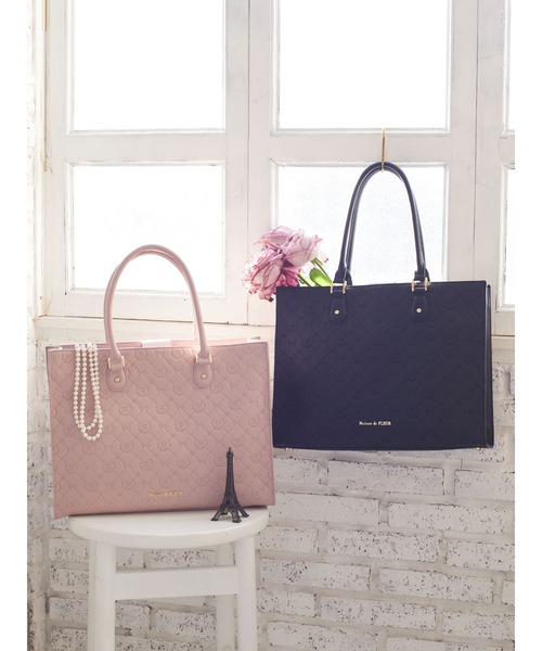 Maison de FLEUR（メゾンドフルール）の「モノグラムスクエア