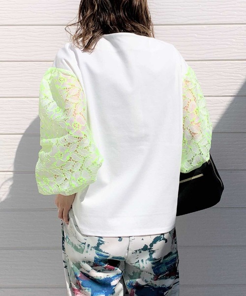 Q（キュー）の「フラワーレーススリーブトップス（Tシャツ/カットソー・レディース・ライトグレー/アイボリー・MEDIUM）」の7枚目の写真