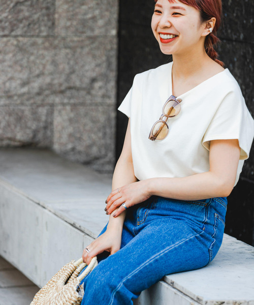 ITEMS URBANRESEARCH(アイテムズ アーバンリサーチ)の「カットミラノフレンチプルオーバー(Tシャツ/カットソー・レディース・ブラック/オフホワイト/グリーン/チャコールグレー/グレー系その他・FREE)」の2枚目の写真