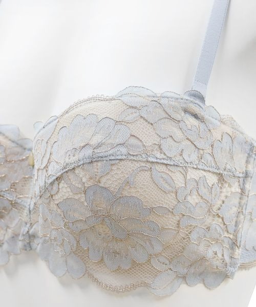ANNEBRA(アンブラ)の「Classic デコルテメイクブラジャー(ブラジャー・レディース・ライトブルー/ワインレッド・E80/D80/C80/C75/E70/G75/G70/F75/D70/B70/F70/D75/E75/C70/B75)」の9枚目の写真