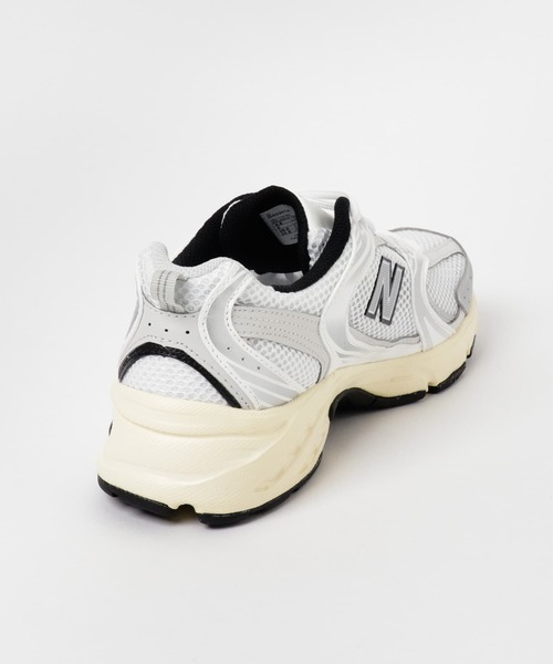 NEW BALANCE（ニューバランス）の「NEW BALANCE　MR530（スニーカー・メンズ・シルバー・27/28/26）」の4枚目の写真