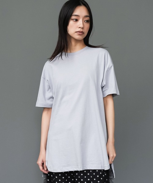 mili an deni(ミリアンデニ)の「サイドスリット裾ラウンドTシャツ(Tシャツ/カットソー・レディース・ライトグレー/アッシュグレー/ブラック/サックスブルー/オフホワイト/ベージュ/ネイビー/キャメル/サーモンピンク・L/M)」の7枚目の写真