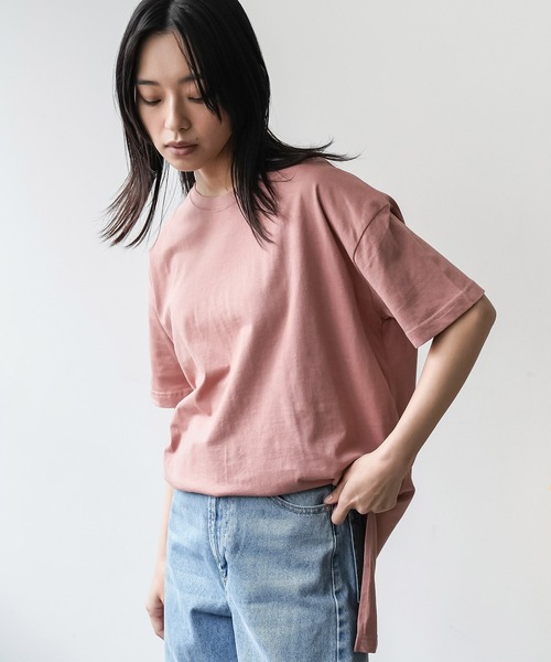 mili an deni(ミリアンデニ)の「サイドスリット裾ラウンドTシャツ(Tシャツ/カットソー・レディース・ライトグレー/アッシュグレー/ブラック/サックスブルー/オフホワイト/ベージュ/ネイビー/キャメル/サーモンピンク・L/M)」の9枚目の写真