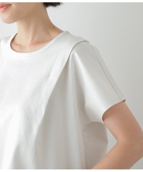 NEWYORKER(ニューヨーカー)の「【接触冷感】コットンポンチ ショルダータックプルオーバー(Tシャツ/カットソー・レディース・アイボリー/ブラック・M/L)」の11枚目の写真
