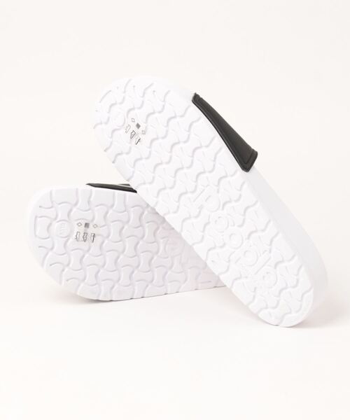 People Footwear（ピープルフットウェア）の「People Footwear （ピープルフットウェア）/スライドサンダル【LENNON SLIDE】（サンダル・メンズ・ブラック/ピンク/ブラック系その他/ゴールド/ネイビー×ホワイト/ライトグリーン/ホワイト/パープル・11/8/10/4/6/12/5/9/7/3）」の10枚目の写真