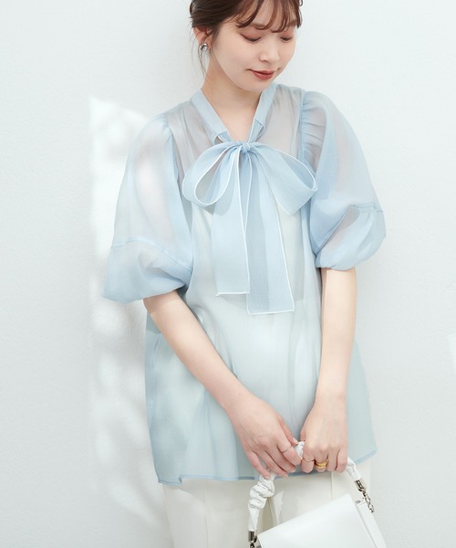 natural couture(ナチュラルクチュール)の「osono配色シアーボータイブラウス(シャツ/ブラウス・レディース・グリーン/サックスブルー/ブラック/オフホワイト・FREE)」の4枚目の写真