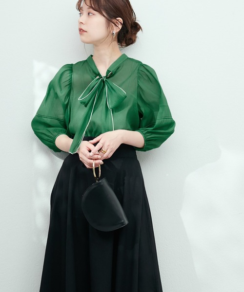 natural couture(ナチュラルクチュール)の「osono配色シアーボータイブラウス(シャツ/ブラウス・レディース・グリーン/サックスブルー/ブラック/オフホワイト・FREE)」の21枚目の写真