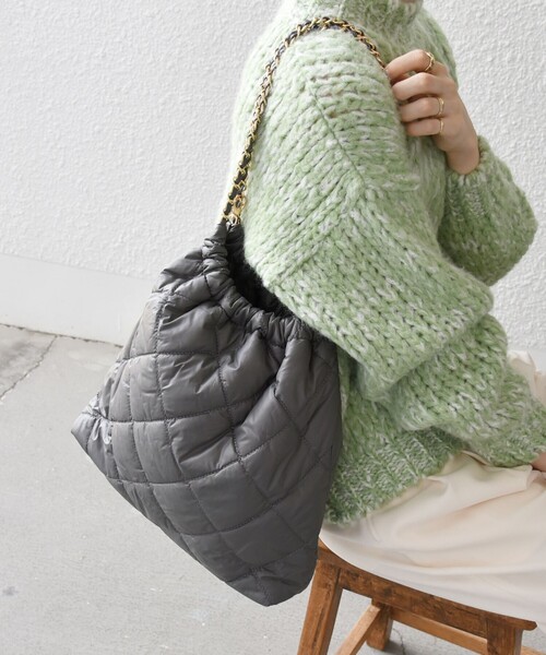 SHIPS any(シップス エニィ)の「SHIPS any: ポーチ付き キルティング チェーン トート バッグ(トートバッグ・レディース・ナチュラル/ブラック/カーキ/グレー・ONE SIZE)」の16枚目の写真