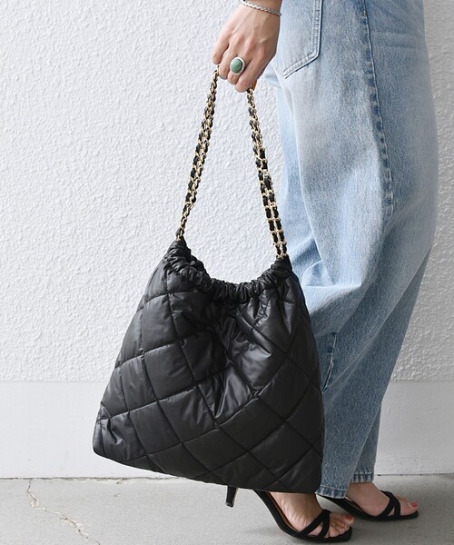 SHIPS any(シップス エニィ)の「SHIPS any: ポーチ付き キルティング チェーン トート バッグ(トートバッグ・レディース・ナチュラル/ブラック/カーキ/グレー・ONE SIZE)」の21枚目の写真