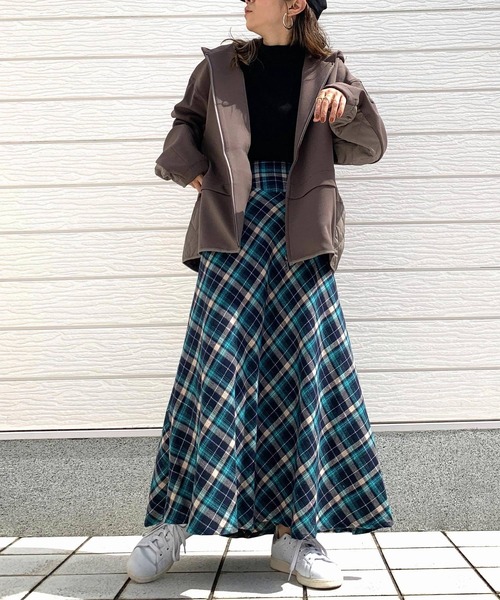 Q（キュー）の「キルトコンビパーカー（パーカー・レディース・ブラック/グレイッシュベージュ・MEDIUM）」の8枚目の写真