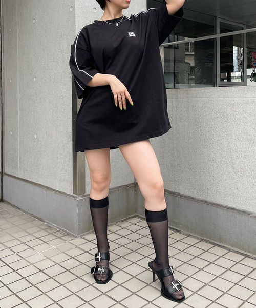 ENVYM(アンビー)の「BIG EロゴTee(Tシャツ/カットソー・レディース・ブラック/ブルー/ホワイト/グリーン・FREE)」の5枚目の写真