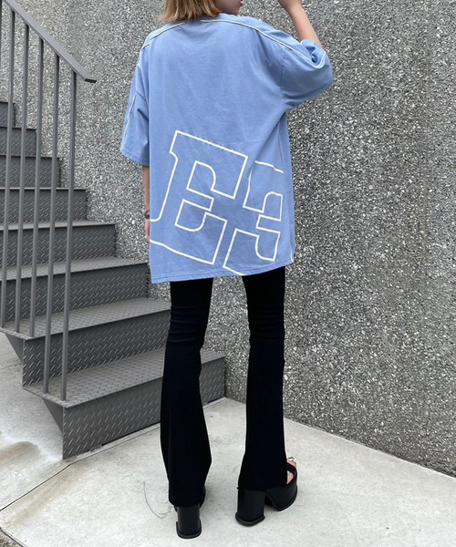 ENVYM(アンビー)の「BIG EロゴTee(Tシャツ/カットソー・レディース・ブラック/ブルー/ホワイト/グリーン・FREE)」の8枚目の写真