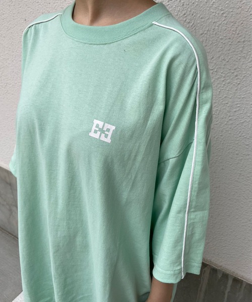 ENVYM(アンビー)の「BIG EロゴTee(Tシャツ/カットソー・レディース・ブラック/ブルー/ホワイト/グリーン・FREE)」の11枚目の写真