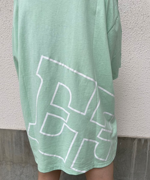 ENVYM(アンビー)の「BIG EロゴTee(Tシャツ/カットソー・レディース・ブラック/ブルー/ホワイト/グリーン・FREE)」の12枚目の写真