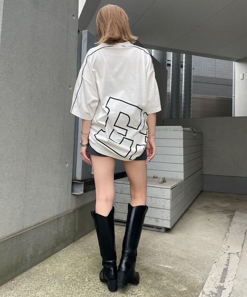 ENVYM(アンビー)の「BIG EロゴTee(Tシャツ/カットソー・レディース・ブラック/ブルー/ホワイト/グリーン・FREE)」の17枚目の写真