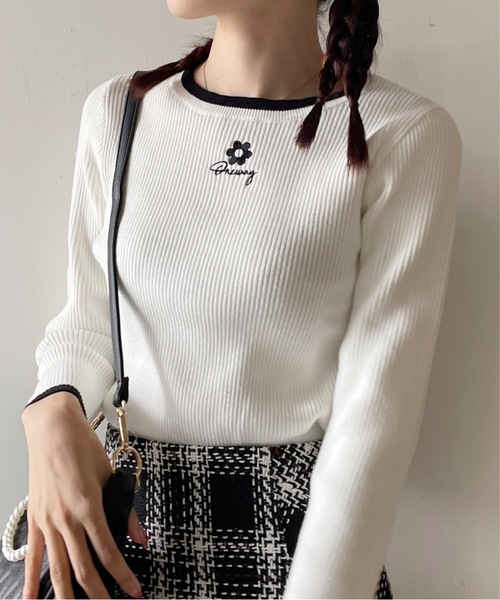 one way（ワンウェイ）の「バイカラー花刺繍リブニット（ニット/セーター・レディース・ブラック/ホワイト/レッド/グレー・FREE）」の5枚目の写真