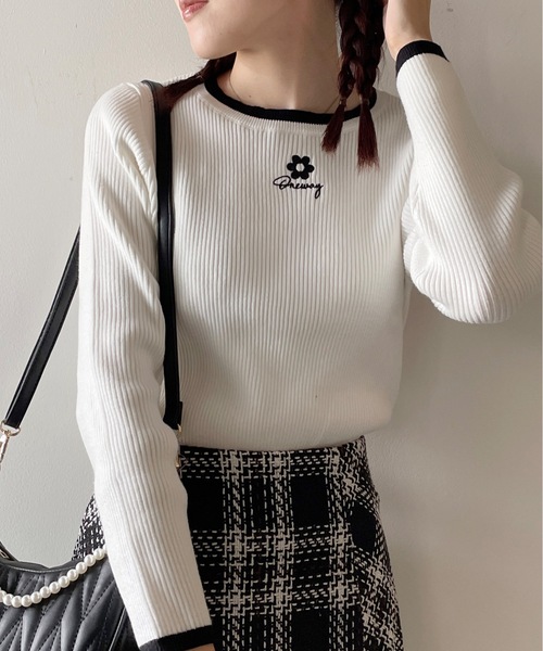 one way（ワンウェイ）の「バイカラー花刺繍リブニット（ニット/セーター・レディース・ブラック/ホワイト/レッド/グレー・FREE）」の6枚目の写真