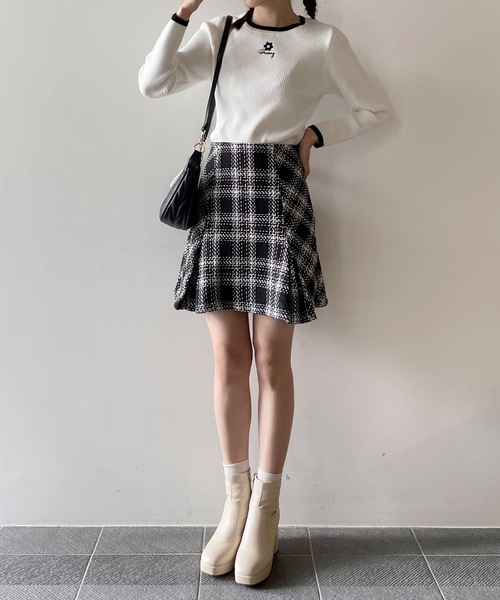 one way（ワンウェイ）の「バイカラー花刺繍リブニット（ニット/セーター・レディース・ブラック/ホワイト/レッド/グレー・FREE）」の9枚目の写真