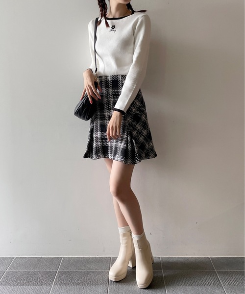 one way（ワンウェイ）の「バイカラー花刺繍リブニット（ニット/セーター・レディース・ブラック/ホワイト/レッド/グレー・FREE）」の10枚目の写真