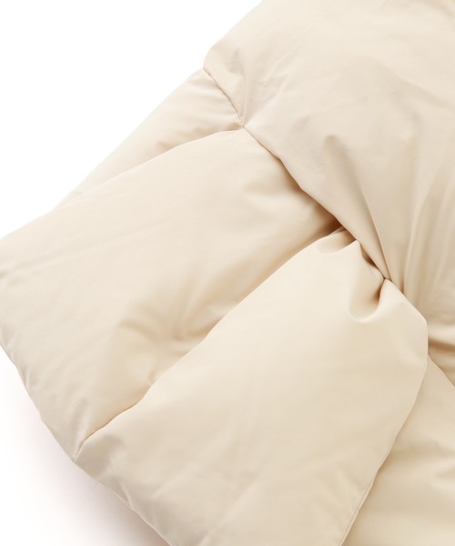 ROSE BUD（ローズバッド）の「中綿パフマフラー（マフラー・レディース・ホワイト/ブラック・FREE）」の7枚目の写真